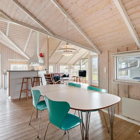 Three-bedroom In Sydals Skovbyballe