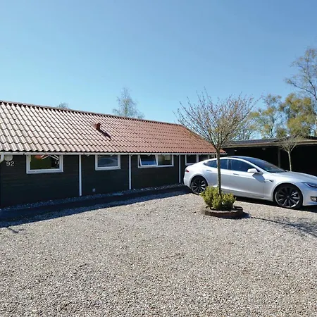 Three-bedroom In Sydals Skovbyballe